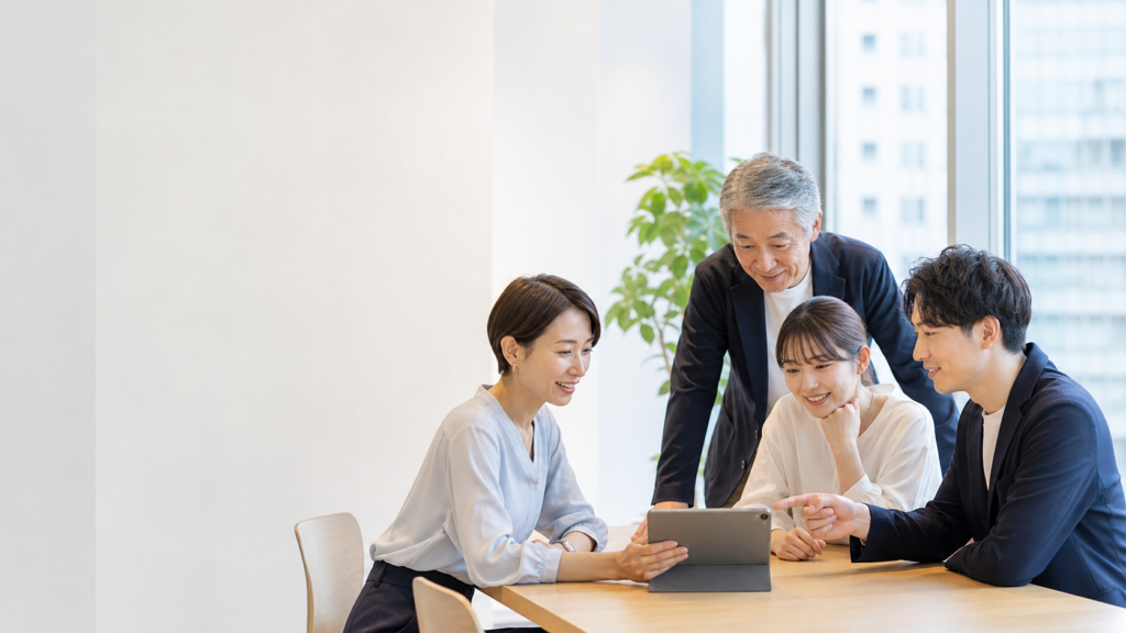 世代の違いを、職場の力に変えるために